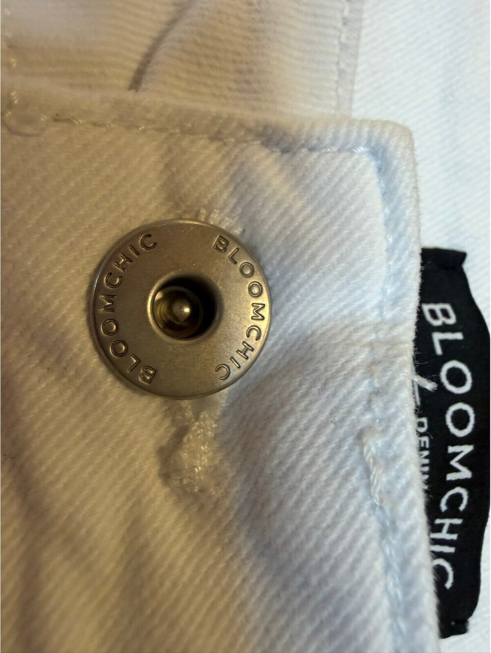 BloomChic White Stretchy Straight-Leg Jeans - 18 - Picture 7 of 12